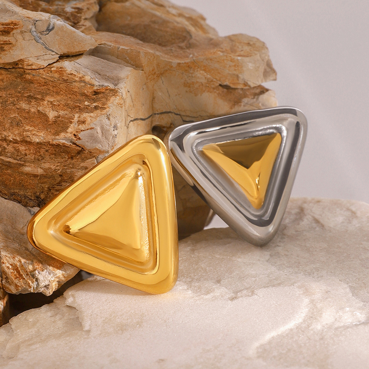 1 Piece Simple Casual Style Triangular Shape Stainless Steel  Gold Color Women's Brooch h5 